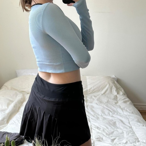 Light blue long sleeve athletic top - Picture 6 of 8